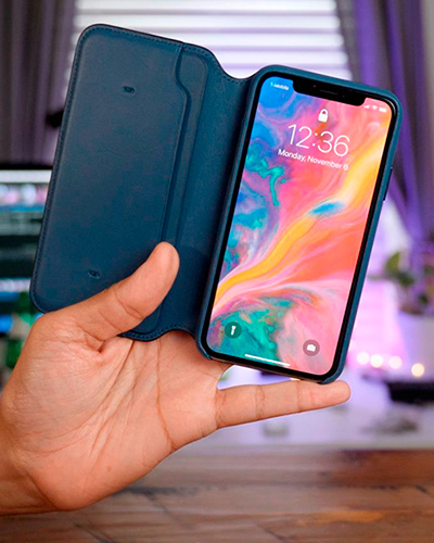 Przegląd skóry książki książki Apple Leather Folio dla iPhone X