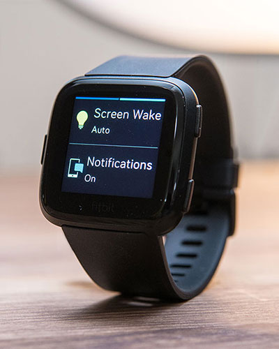 Przegląd inteligentnych zegarków fitbit versa