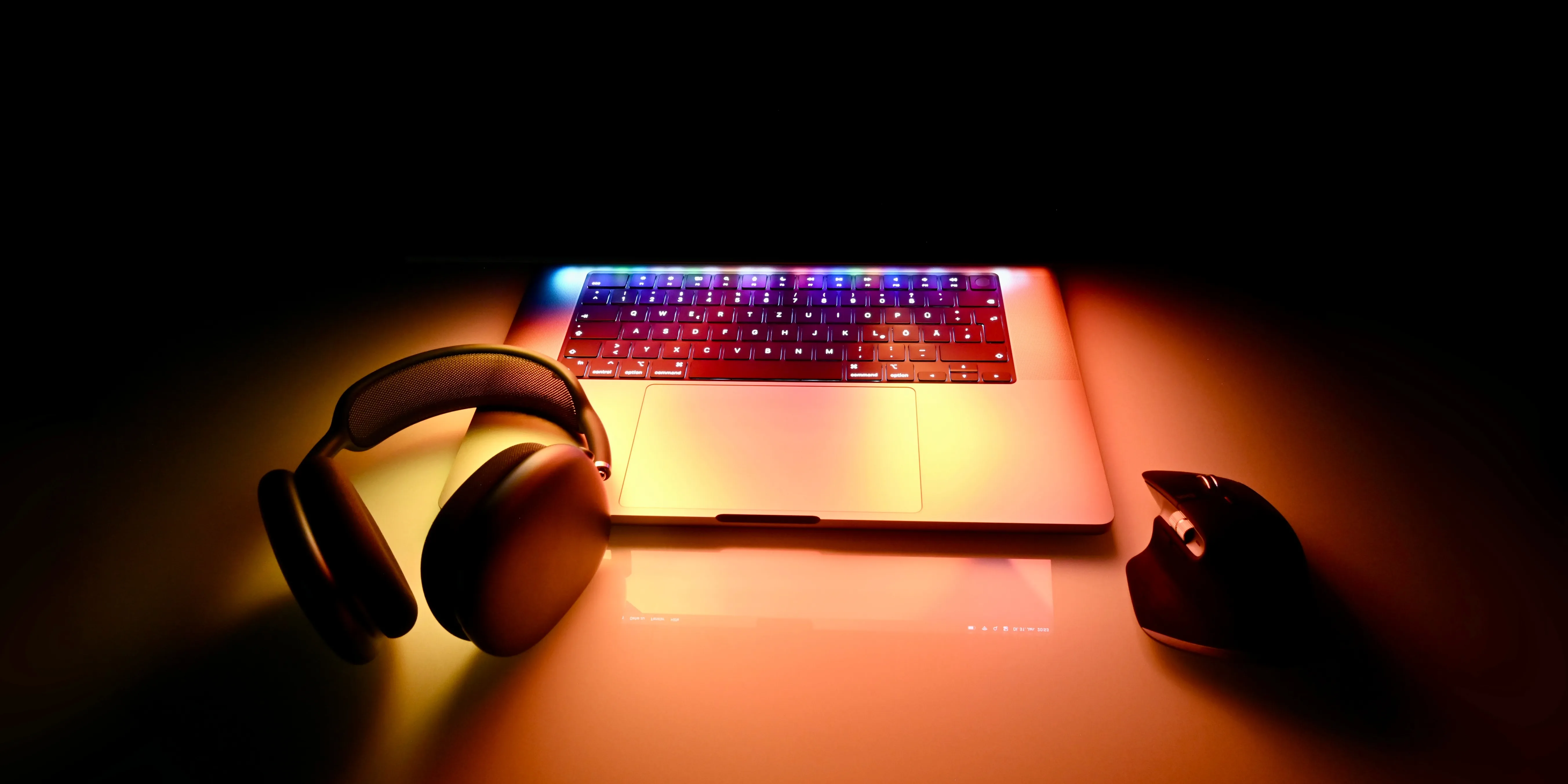 Czy mogę używać zwykłej myszy z MacBookiem
