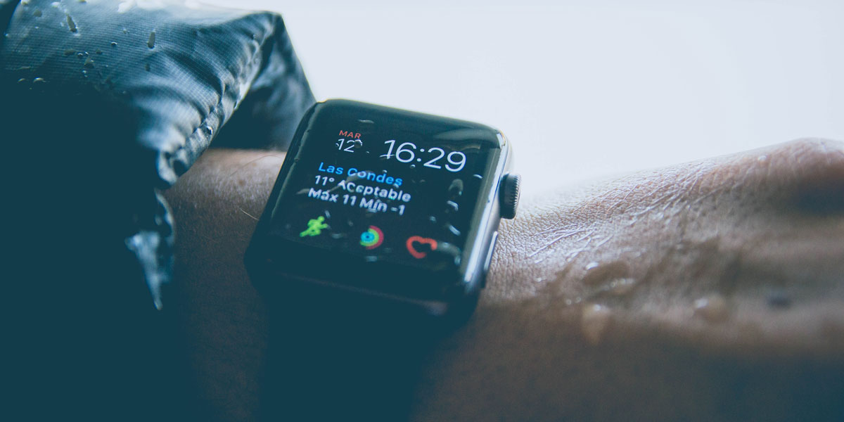 Czy mogę pływać z Apple Watch?