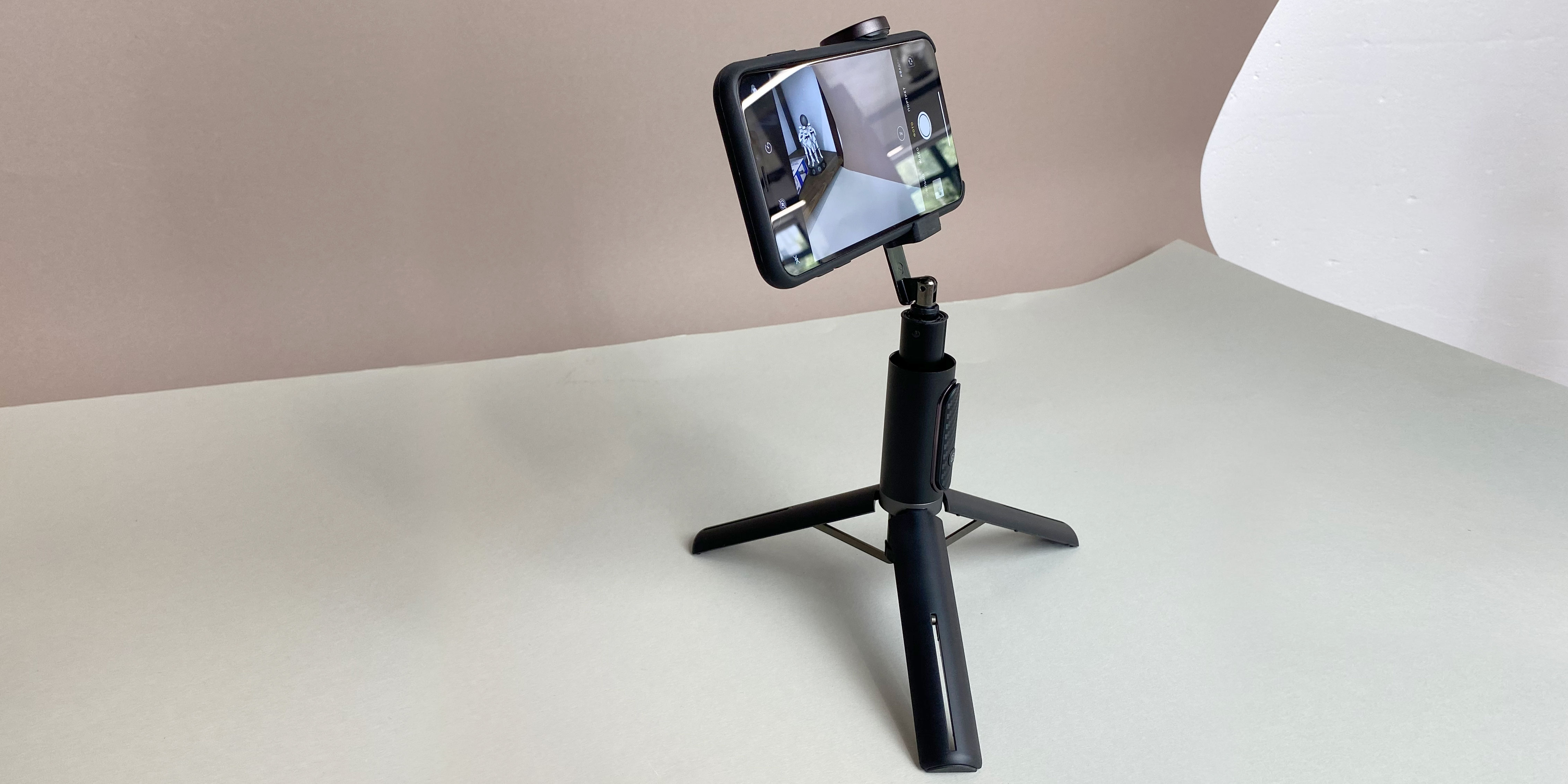 Przejrzyj Tripod na telefon ( Selfie Stick / Statyw ) ESR Studio Selfie Stick