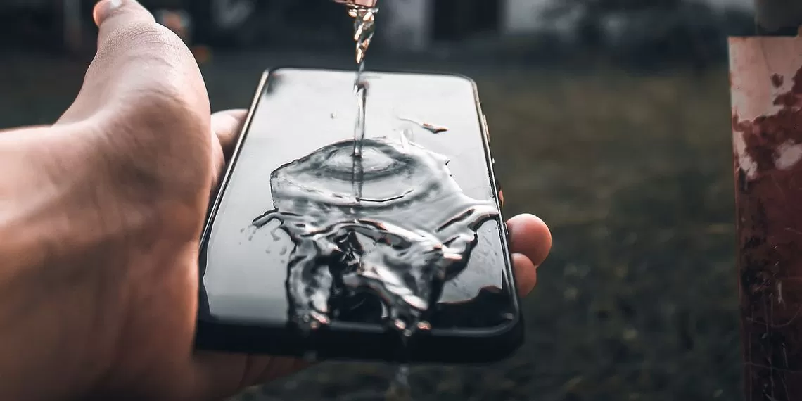 Jak zrozumieć, że wilgoć dostała się do iPhone'a?