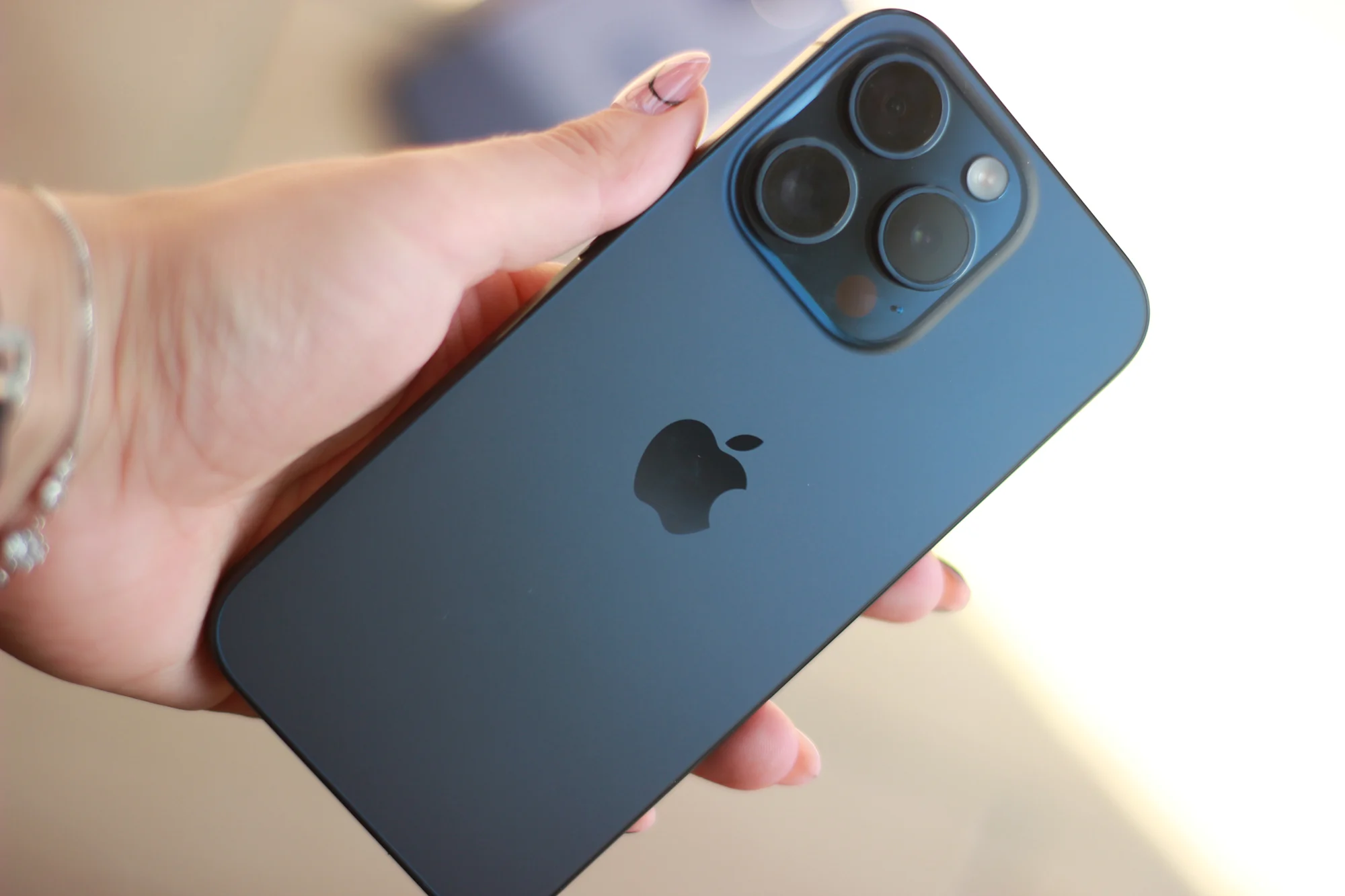 Pełna recenzja iPhone 15 Pro - aparat, dane techniczne, zdjęcia i porównanie z iPhone'em 14 Pro | iPhone’a 13 Pro