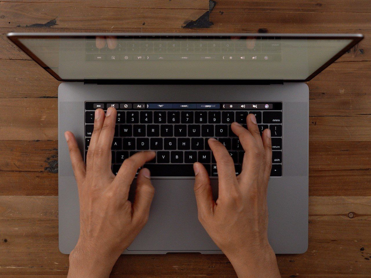 Porównanie MacBook Pro 13 " i MacBook Pro 16 '': Jaka jest różnica