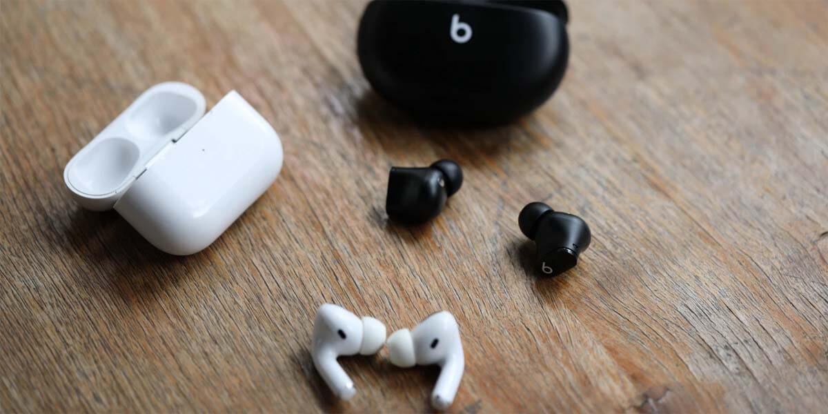 Porównanie cech beats studio pączków i AirPods pro - co jest lepsze ?