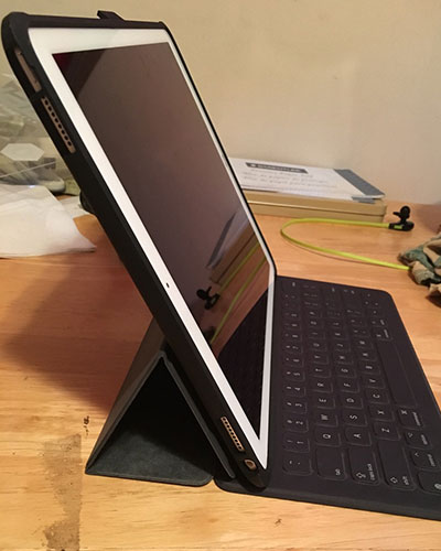 Przegląd przypadku Urban Armor Gear Composite Composite dla iPad Pro 129 "