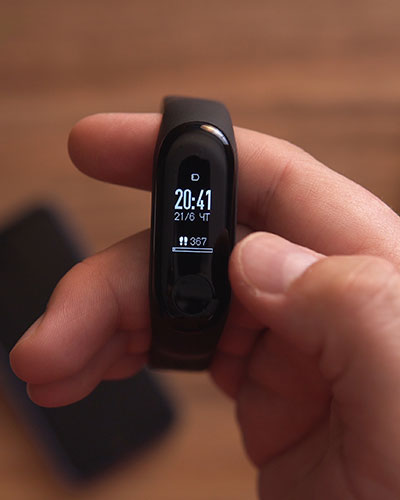 Recenzja wideo Xiaomi MI Band 3 + Instrukcja rosyjskiego oprogramowania układowego