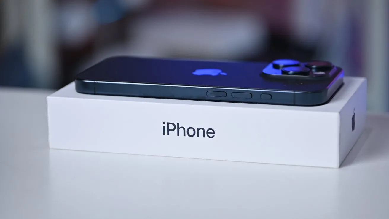 Apple może zaktualizować iPhone nawet w pudełku