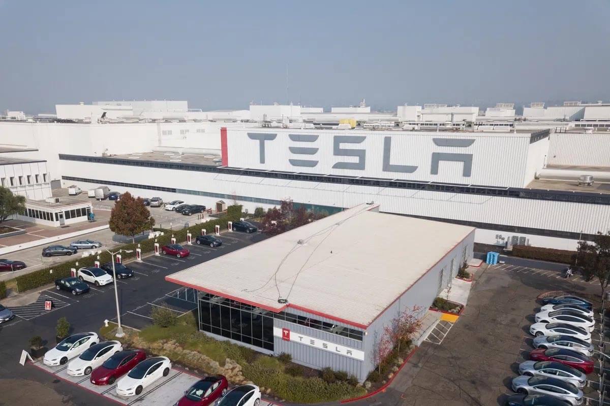 Tesla Chce kupić zakład do produkcji żetonów