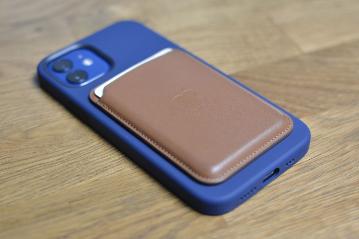 Apple Pokrowce dla iPhone Tkaniny, okulary i metal