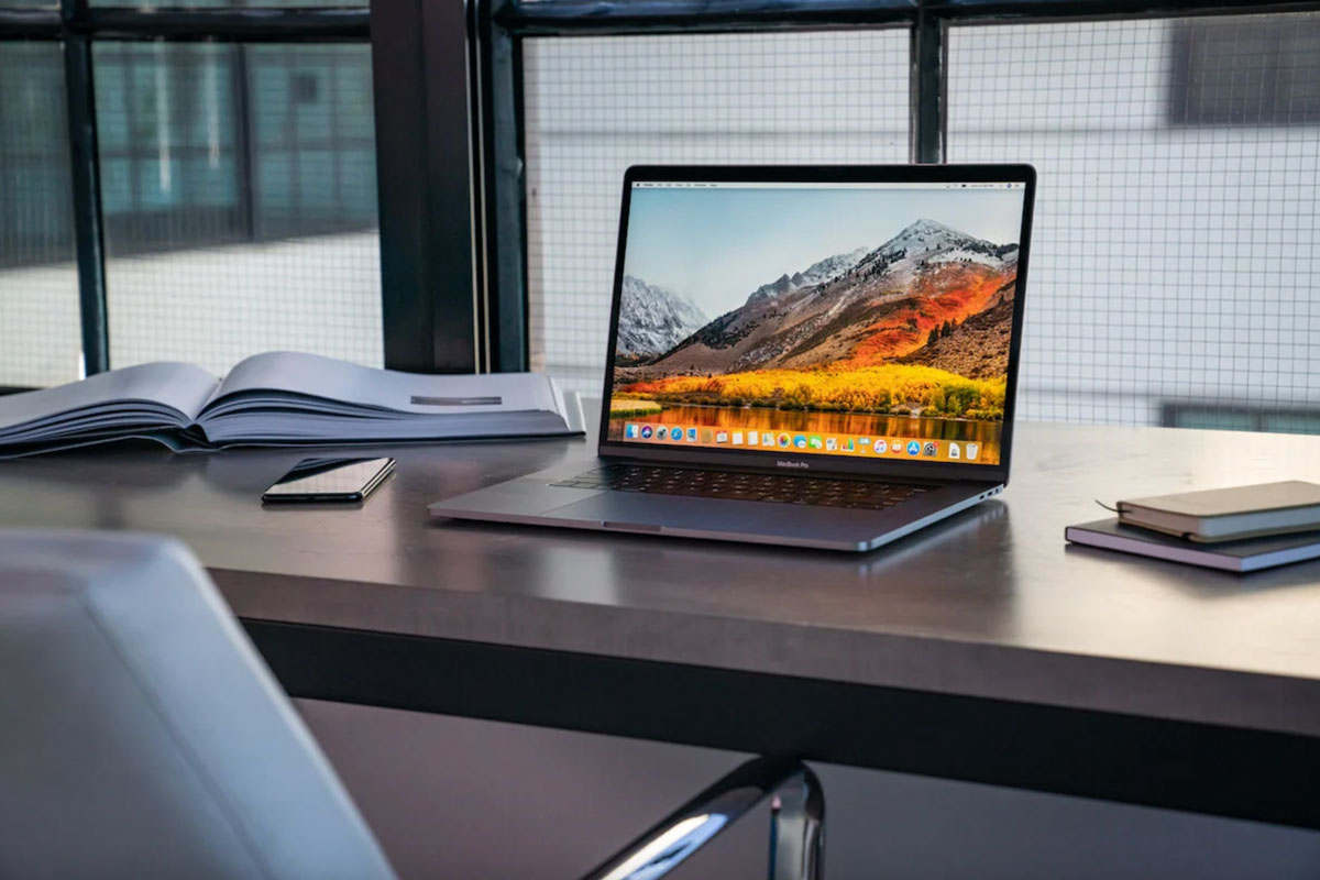 Słuch : Apple Pokazuje MacBook Pro 16 " i 14" we wrześniu