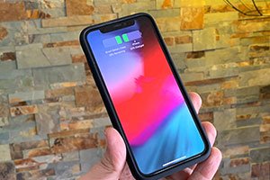 Smart bateria dla  iPhone X S będzie działać z iPhone X