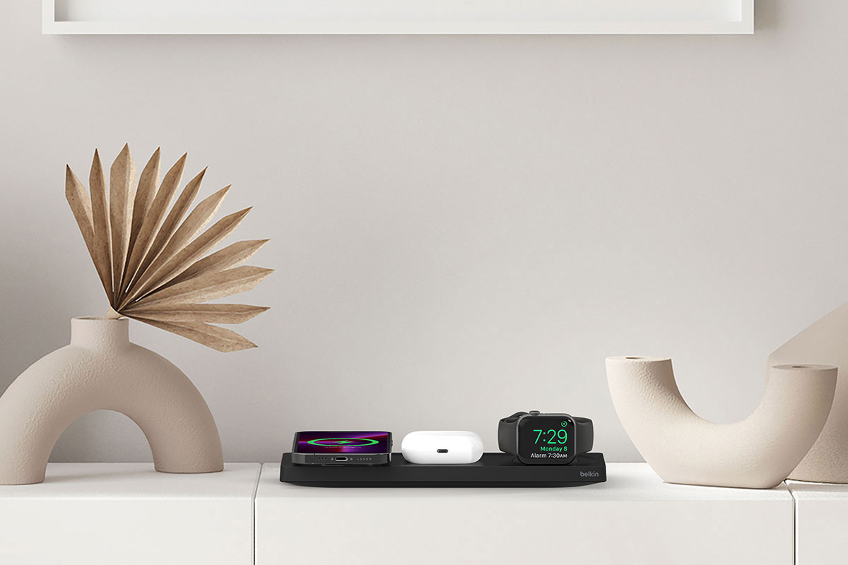 Belkin Wydany stacja dokująca z obsługą szybkiego ładowania Apple Watch 7