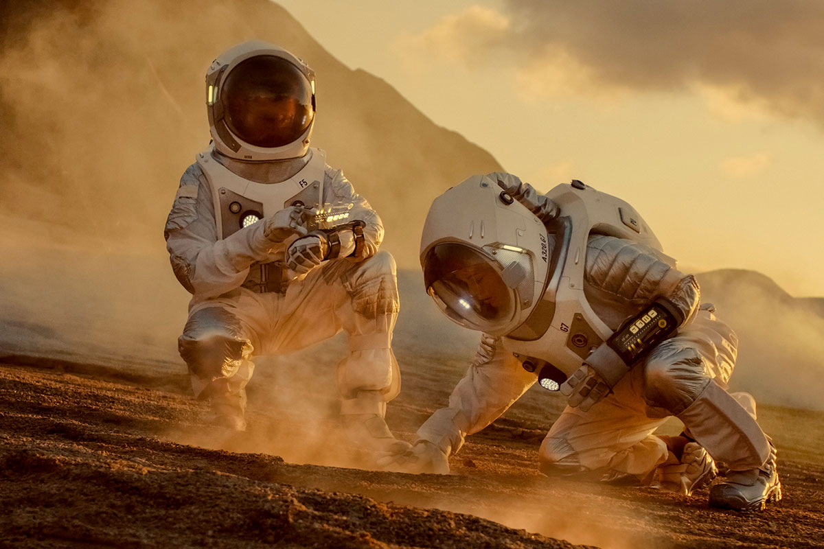 Ciekawy dzień - ekspert z NASA Raceril w glebie księżycowej