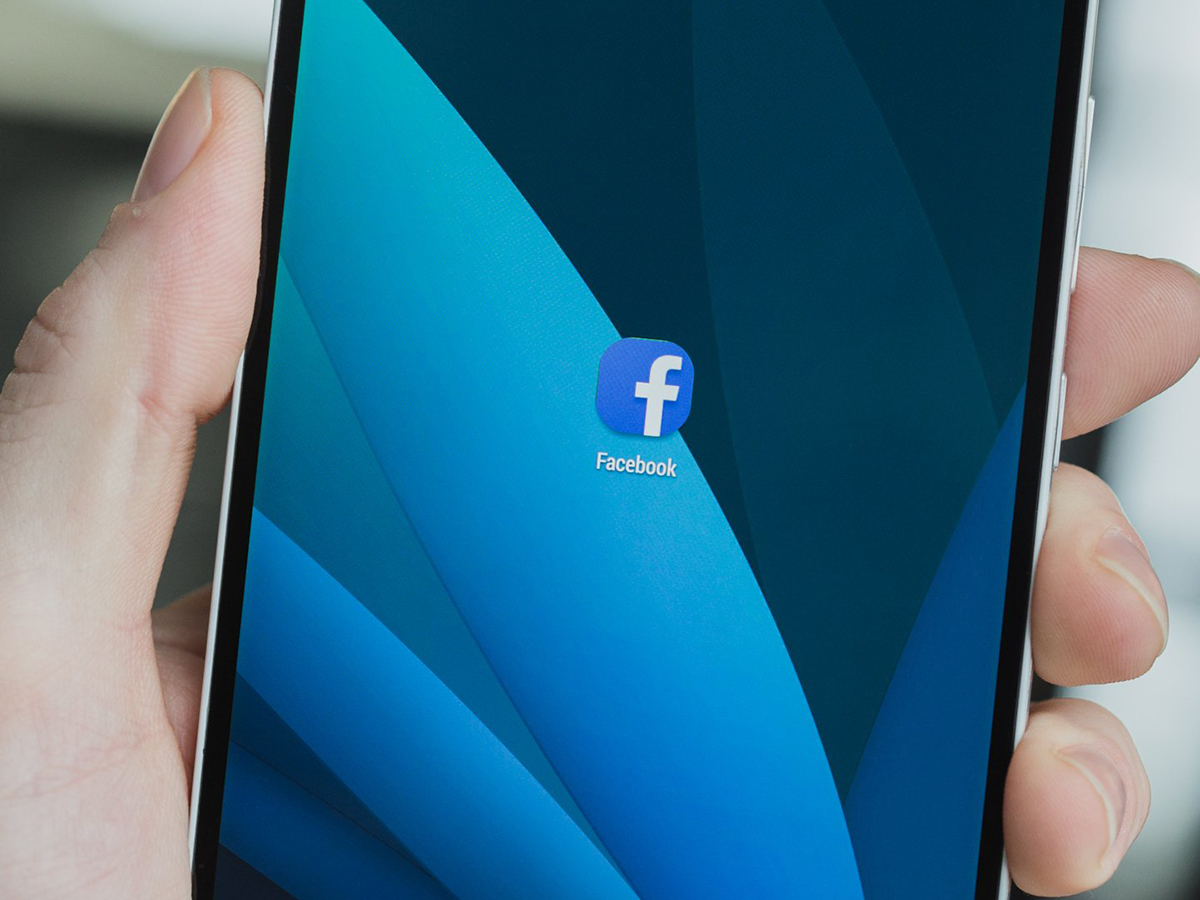Facebook Dopliczni wszystkim do zrobienia 3D- zdjęcie