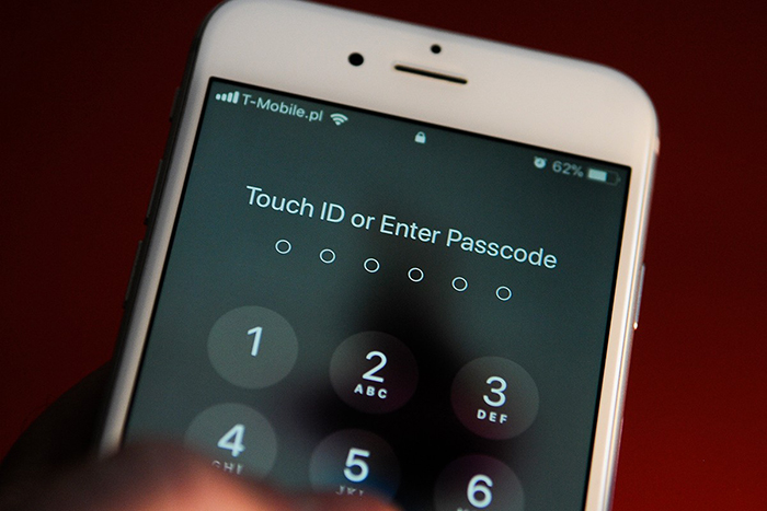 FBI doradza, aby użyć długiego hasła na iPhone