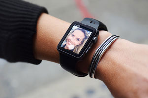 Pierwszy na świecie pasek dla zegarek Apple z dwoma kamerami