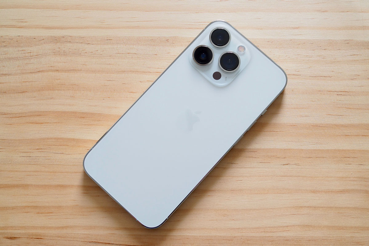 W iOS 15.2 Beta 2 Dodano makro iPhone 13 Pro