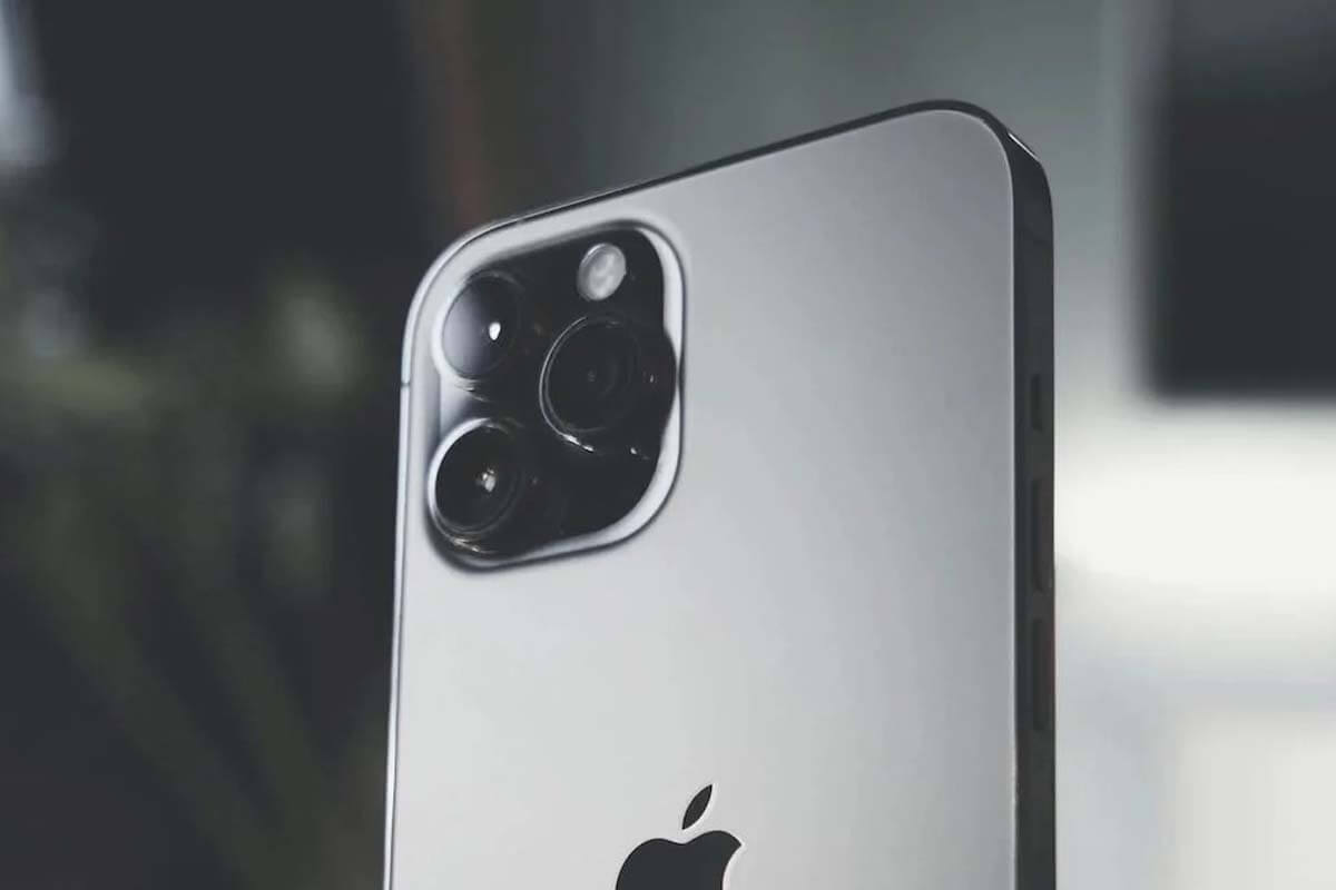 iPhone 13 Pro Uzyskaj ultran-całany obiektyw z autofokusem