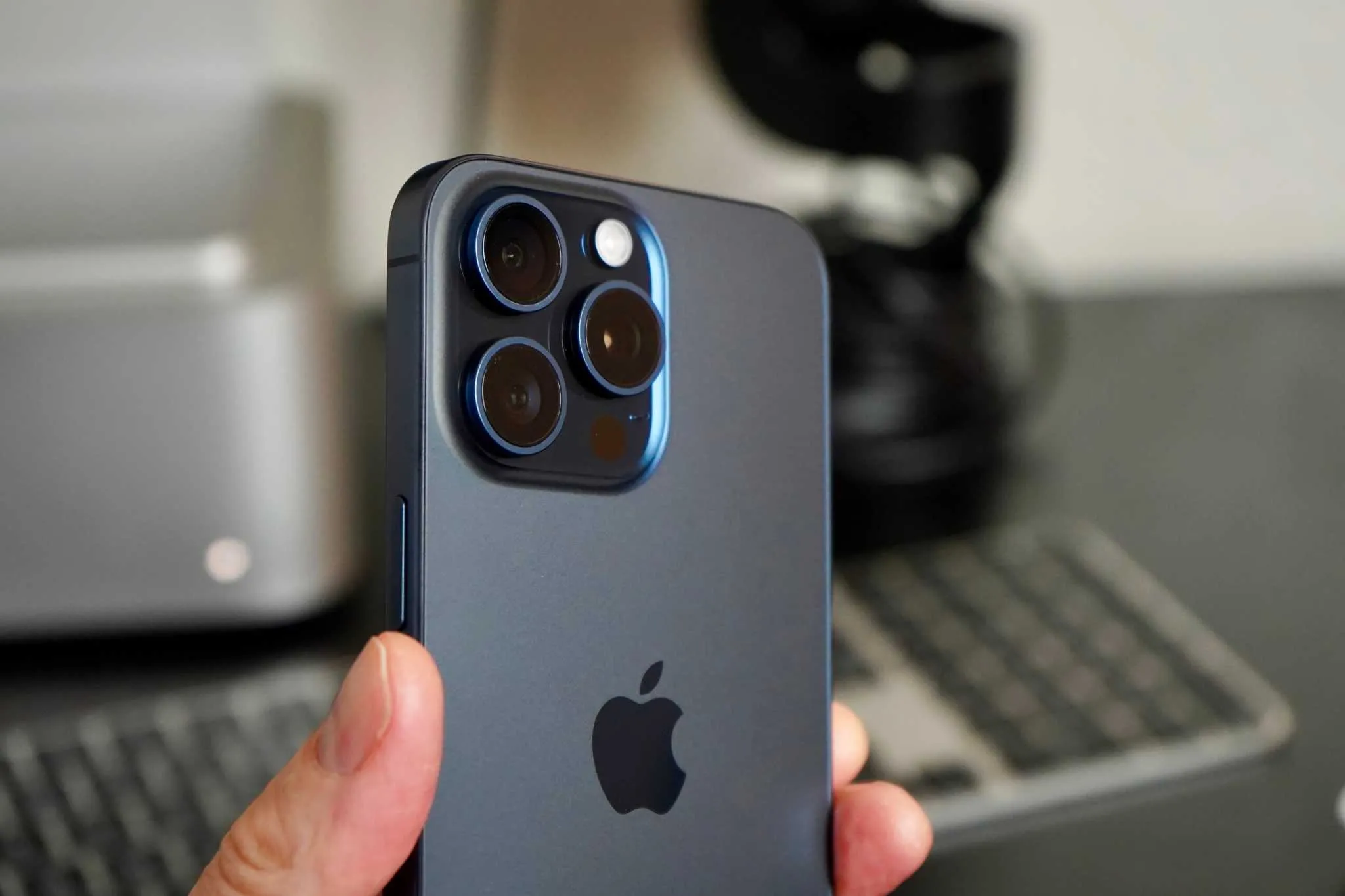 iPhone 16 Pro: plotki o 5-krotnym zoomie optycznym