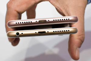 iPhone 8 z portem Type-C zamiast Lightning. Powinieneś poczekać ?