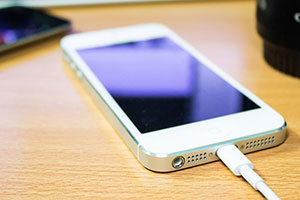 Jak ładować iPhone szybciej ?