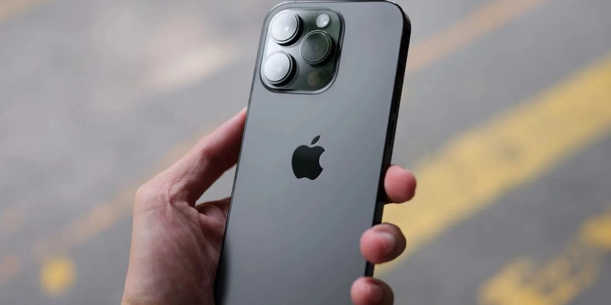 Użytkownicy iPhone'a 15 będą mogli zobaczyć liczbę cykli pracy baterii