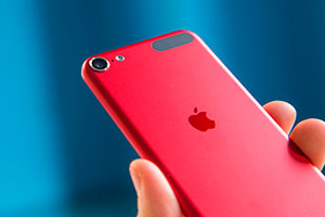iPhone 7s i 7s Plus Wyjdź na czerwono na końcu 2017