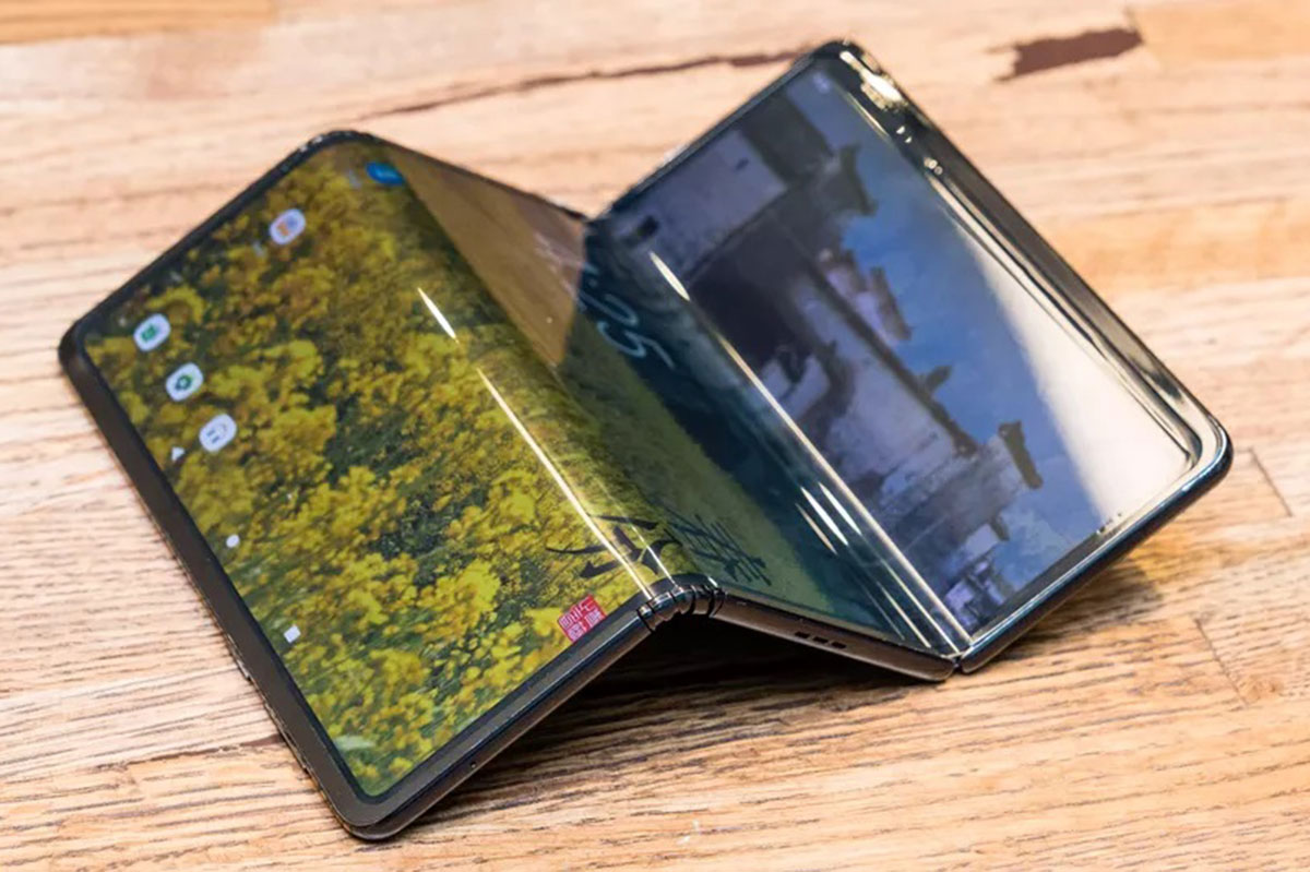 Tcl pokazał innowacyjny smartfon składany
