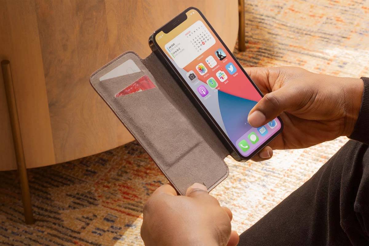 Dwunastu Południowy Wydany pokrywę portfela Surfacepad dla iPhone 12