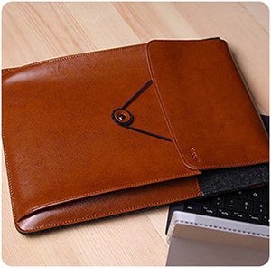Skórzane etui d-park Postman Coffee dla Apple Macbook 12