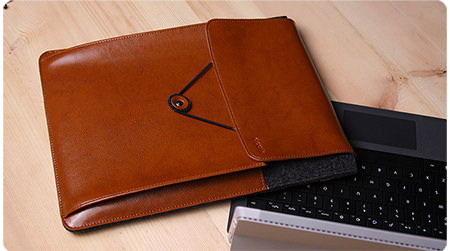 Skórzane etui d-park Postman Coffee dla Apple Macbook 12