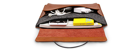 Skórzane etui d-park Postman Coffee dla Apple Macbook 12