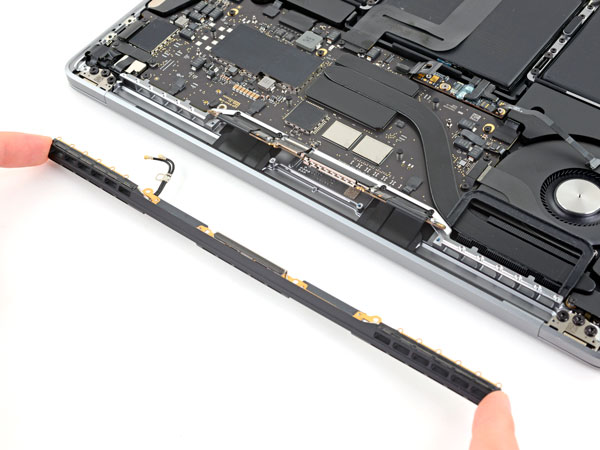 Naprawa MacBooka Pro 13" M2 (2022) A2338 w Warszawie, Polska