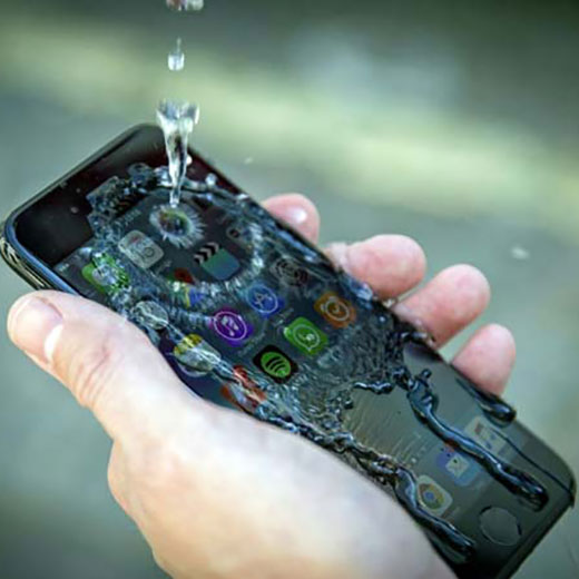 Naprawa zalany iPhone 7